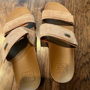 Women’s Reef Suede Tan Sandals Size 6
